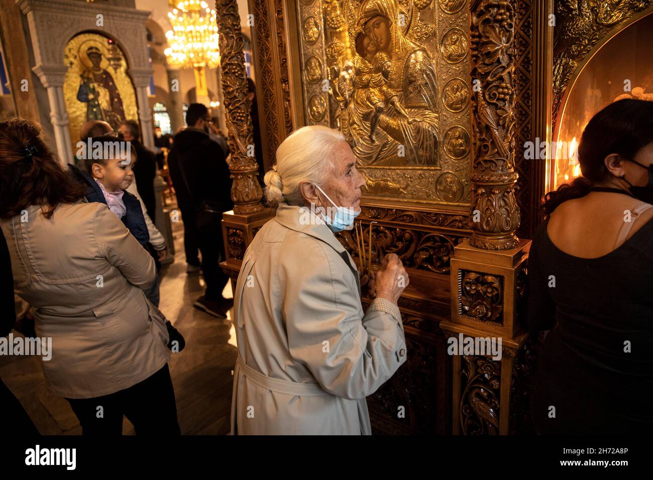 La doxologie à l'église Saint-Demetrius, la sainte patronne de Thessalonique, en présence du Président de la République hellénique, Katerina Sakellaropo Banque D'Images