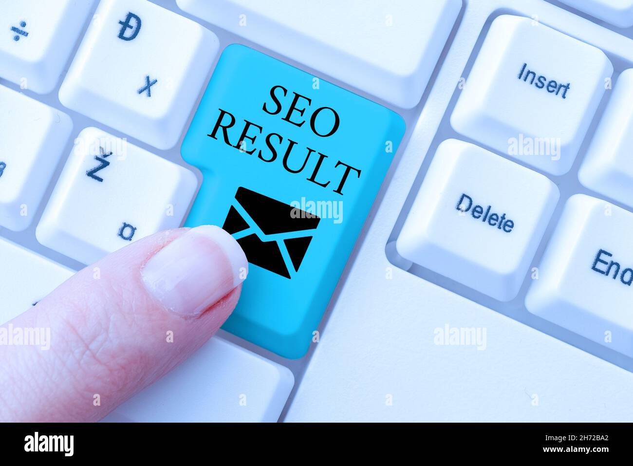 Légende de texte présentant le résultat Seo.Aperçu de l'entreprise la liste créée par les moteurs de recherche en réponse à une requête Résumé processus d'inscription en ligne Banque D'Images