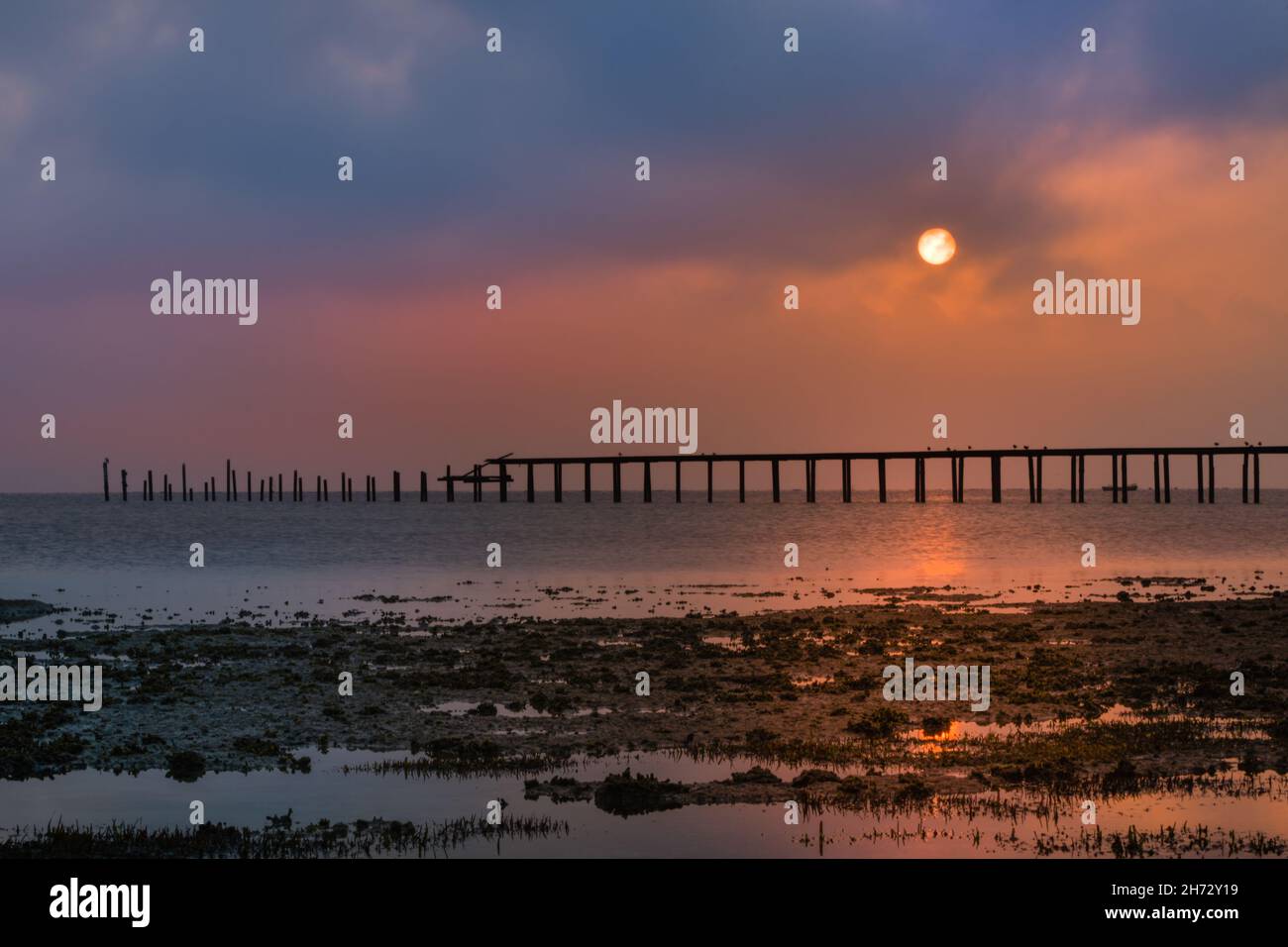 Old rusty pier Banque D'Images