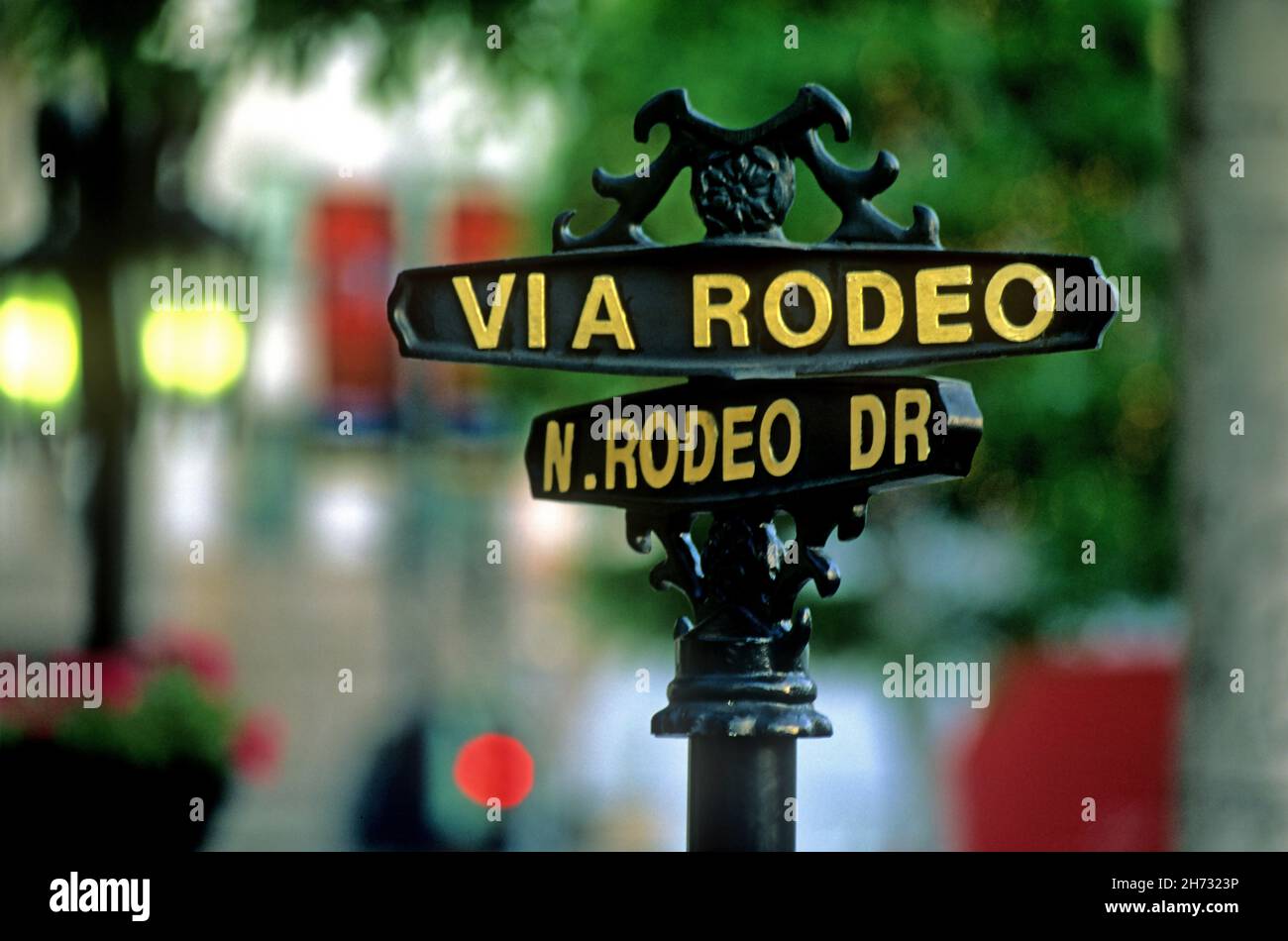 Panneau pour via Rodeo et Rodeo Drive à Beverly Hills, CA Banque D'Images