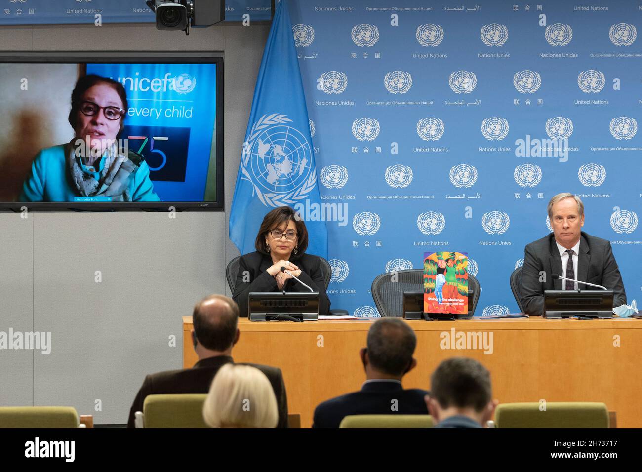 Nations Unies.19 novembre 2021.Henrietta Fore, Directrice exécutive du Fonds des Nations Unies pour l'enfance, s'est jointe à pratiquement une conférence de presse à l'occasion du lancement d'un rapport intitulé ONU femmes relever le défi au Siège de l'ONU.Midi exposé du porte-parole du Secrétaire général les invités en personne étaient l'ambassadeur de l'UE auprès de l'ONU Olof Skoog et le directeur exécutif de l'ONU femmes SIMA Sami Bahous, auxquels se sont joints pratiquement la Directrice exécutive du Fonds des Nations Unies pour l'enfance (UNICEF) Henrietta Fore et l'Administrateur du Programme des Nations Unies pour le développement (PNUD) Achim Steiner.(Crédit Imag crédit: ZUMA Press, I Banque D'Images