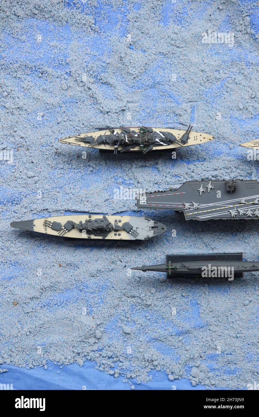 La gamme des cuirassés miniatures comprend le transporteur d'entreprise, le sous-marin, le cuirassé Musashi, le cuirassé Yamato Banque D'Images