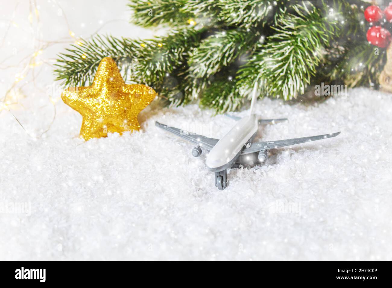 Voyage pour Noël.Avion avec décor de Noël.nouvel an.mise au point sélective  Photo Stock - Alamy