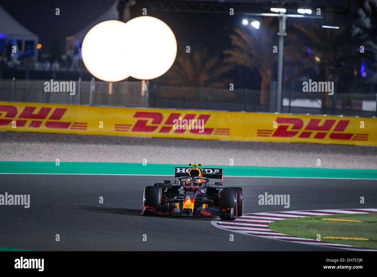 11 PEREZ Sergio (mex), Red Bull Racing Honda RB16B, action pendant le Grand Prix Ooredoo Qatar de Formule 1 2021, 20e tour du Championnat du monde de Formule 1 2021 de la FIA du 19 au 21 novembre 2021 sur le circuit international de Losail, à Lusail, Qatar - photo: Florent Gooden/DPPI/LiveMedia Banque D'Images