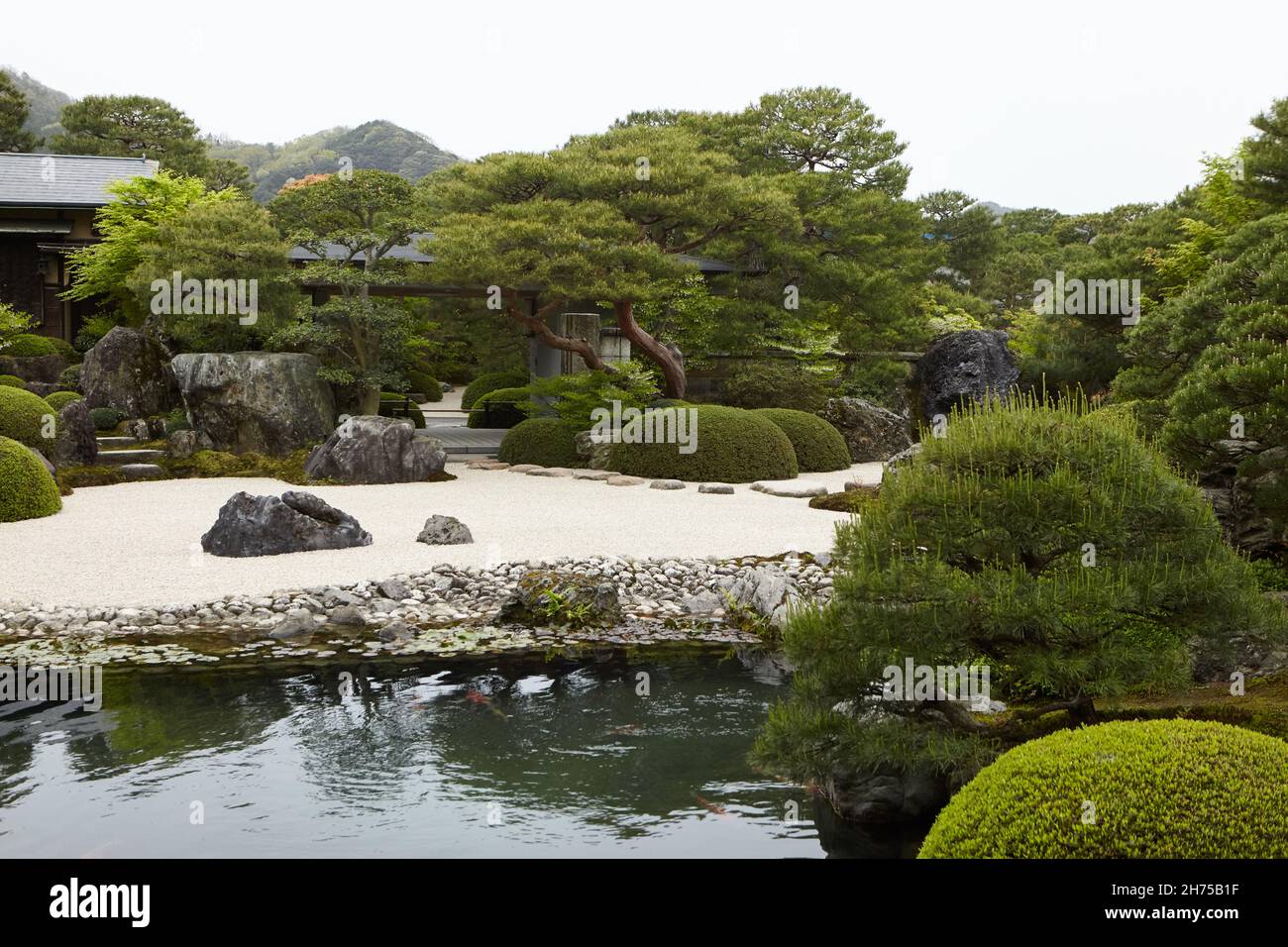 SHIMANE, JAPON avril 2018 : jardin japonais du musée Adachi.Ce jardin japonais est considéré comme le meilleur jardin japonais au monde. Banque D'Images