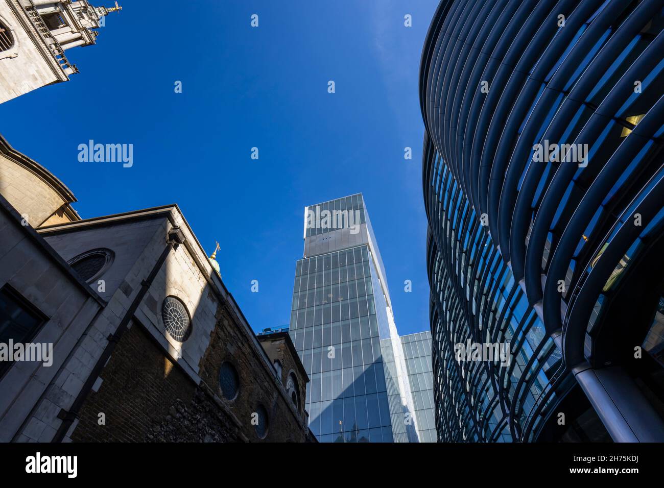 New court, le siège de la Rothschild Bank à Londres EC4 vu de Walbrook dans le quartier financier et bancaire de Londres, conçu par Rem Koolhaus Banque D'Images