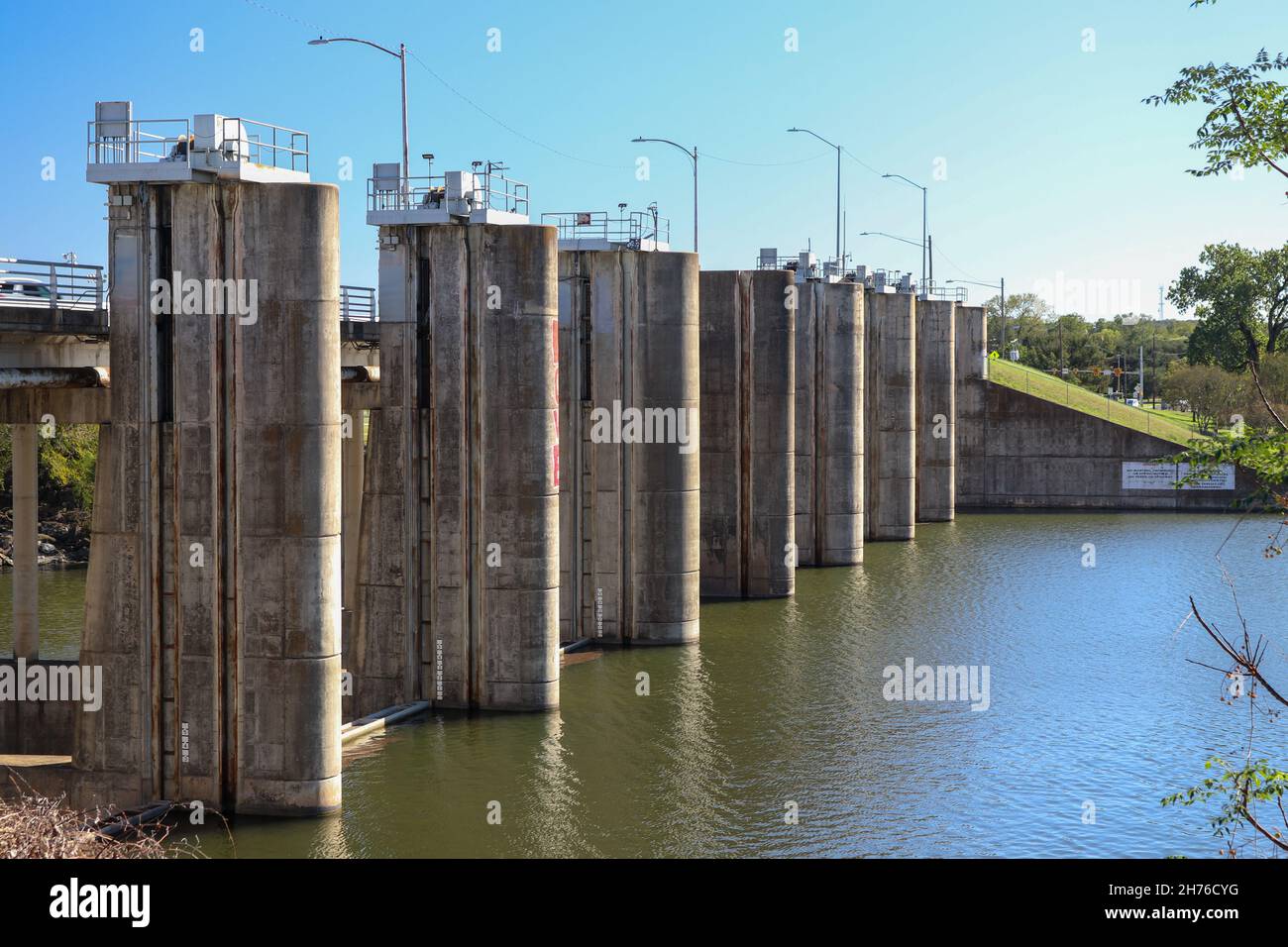Barrage hydro de Lady Bird Lake à Austin, Texas Banque D'Images