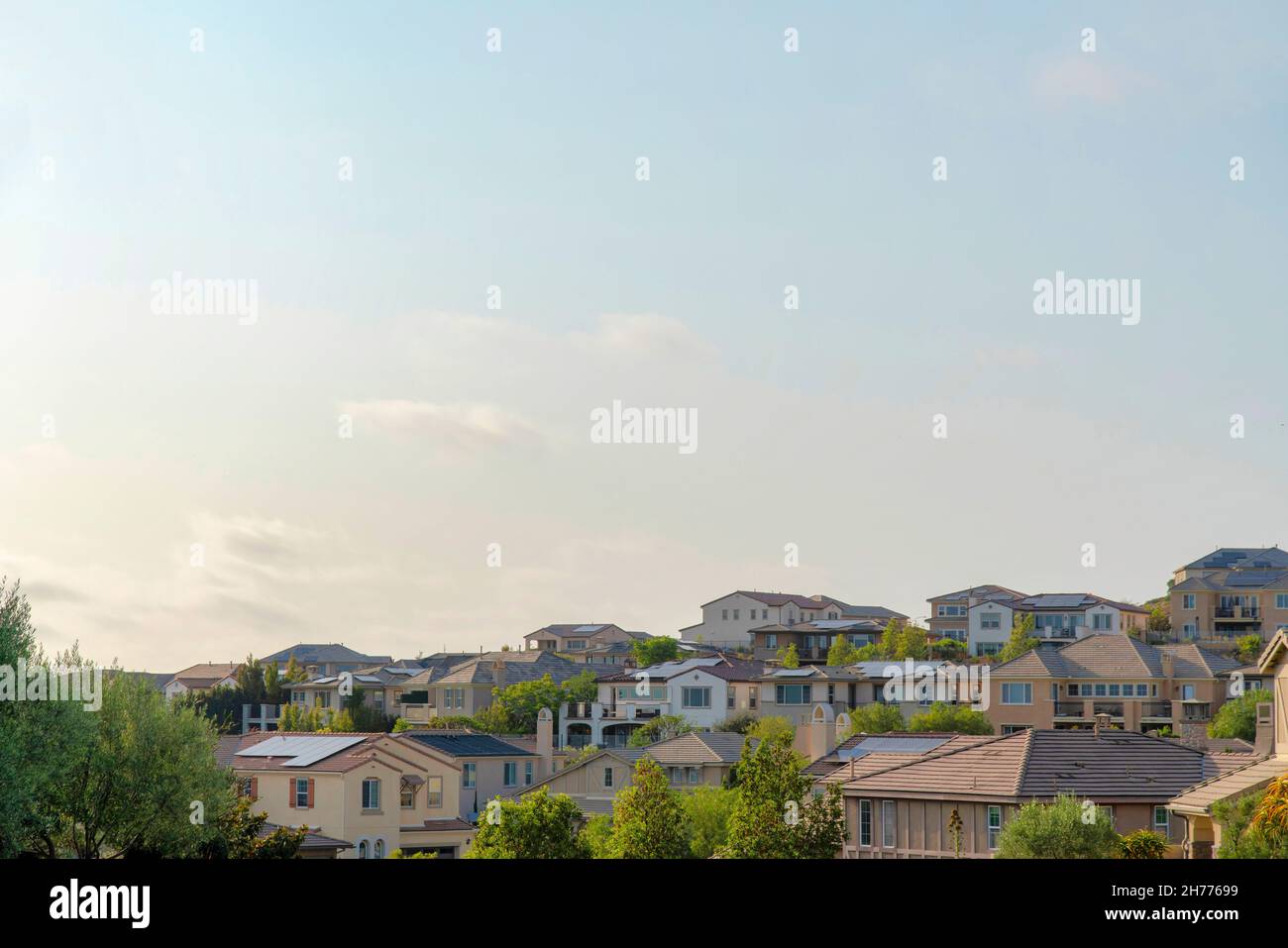 Résidences de classe supérieure en montée près du parc Double Peak à San Marcos, Californie Banque D'Images