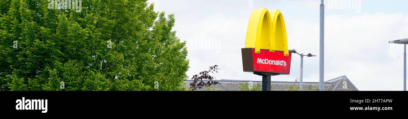 Londres, Angleterre, Royaume-Uni - 6 juin 2021 : McDonalds passe par le confinement du restaurant en raison de Covid-19 Banque D'Images