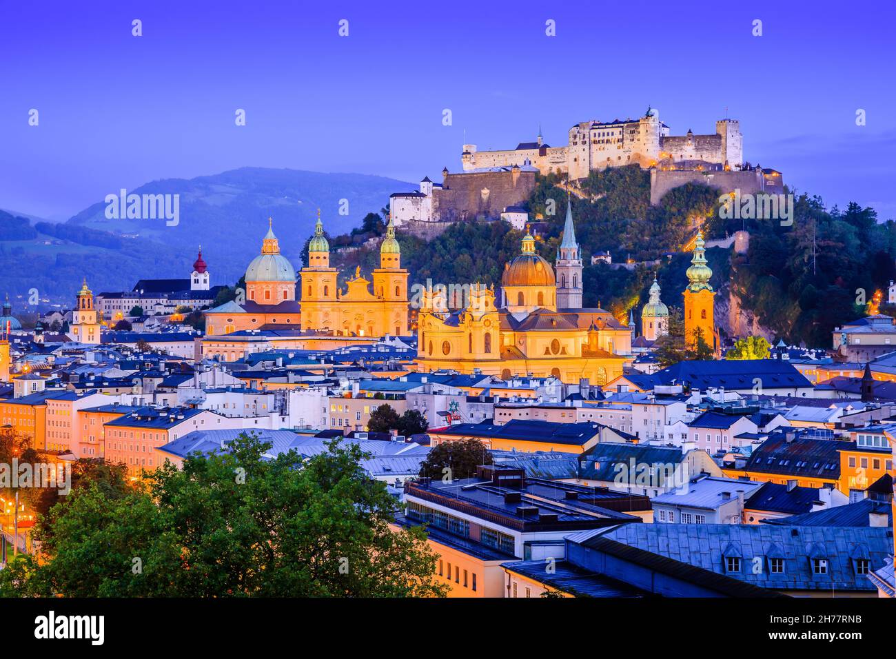 Salzbourg, Autriche.Vue panoramique sur la ville de Salzbourg avec Festung Hohensalzburg. Banque D'Images