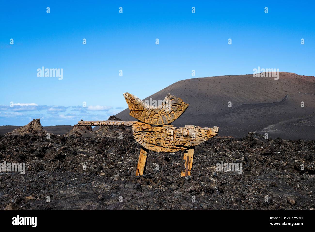 Sculpture de Cesar Manrique désignant l'entrée du parc national de Timanfaya Banque D'Images