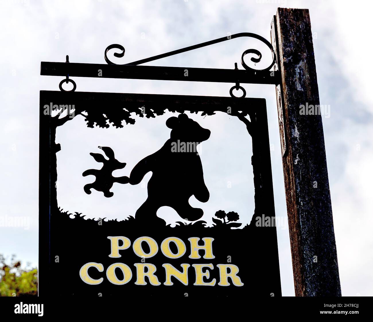 Pooh Corner - Boutique de souvenirs de Winnie l'Ourson dans la forêt d'Ashdown, Hartfield Banque D'Images