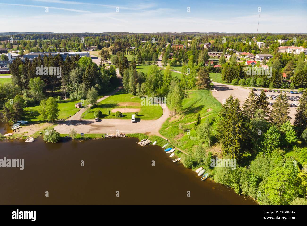 Vue aérienne d'été sur les eaux de la rivière Kymijoki en Finlande, Kymenlaakso, Kouvola, Koria Banque D'Images