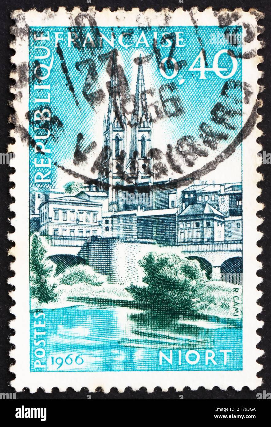 FRANCE - VERS 1966 : un timbre imprimé en France montre les rivières Saint-André et Sèvre, Niort, France, vers 1966 Banque D'Images