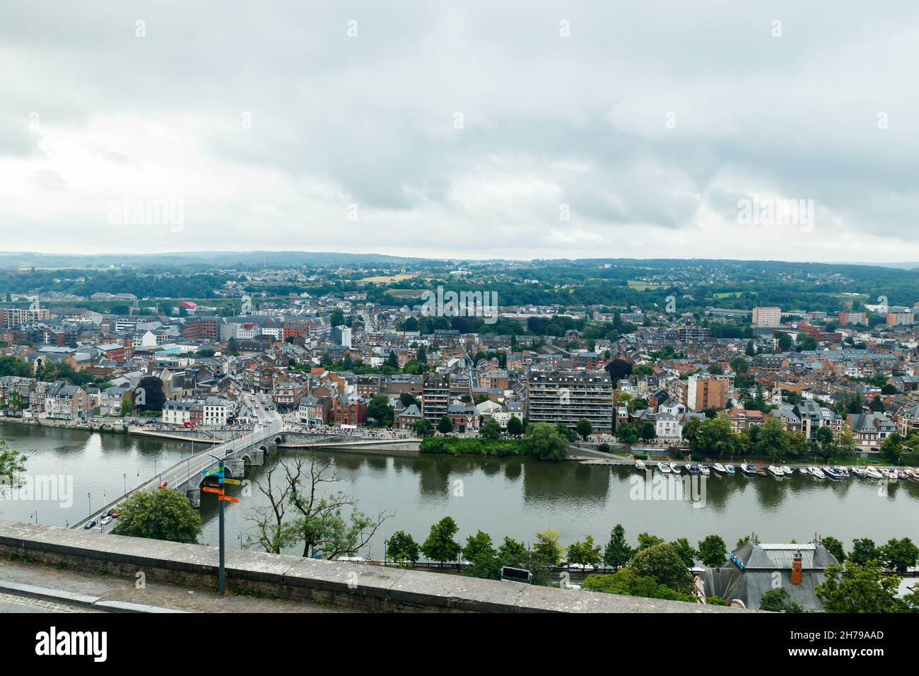 Namur, Belgique - 11 juillet 2021 : vue panoramique de la ville de Namur, Wallonie, Belgique en été Banque D'Images