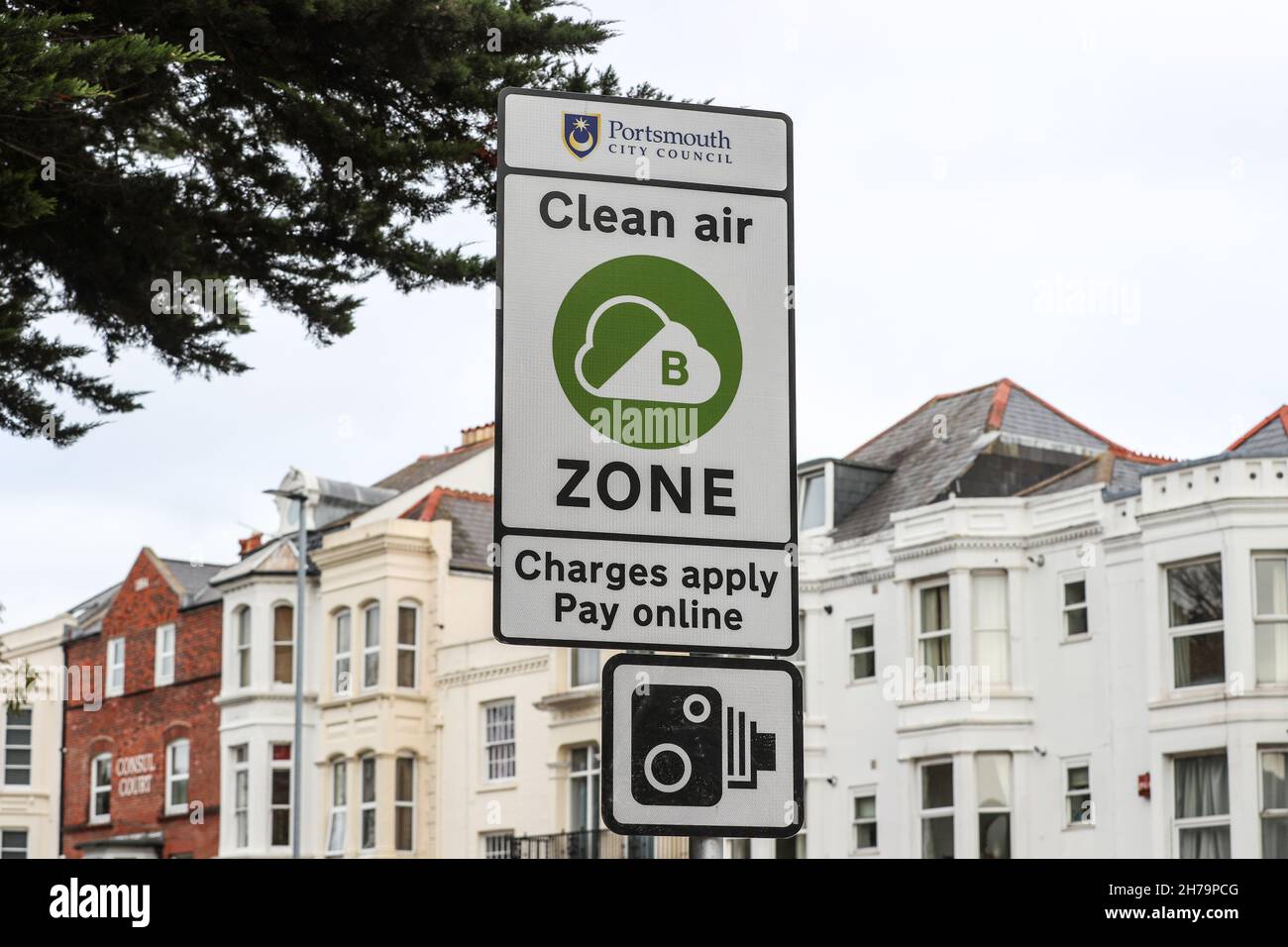 Panneau de la zone de nettoyage de l'air de Portsmouth.Le Conseil municipal de Portsmouth a introduit la zone d'air pur le 29 novembre 2021. Banque D'Images