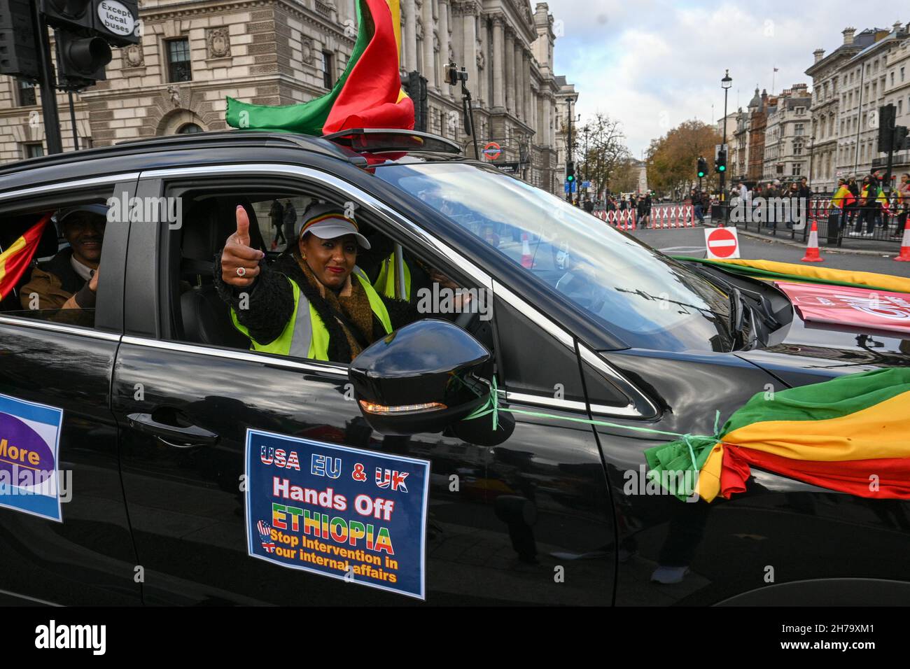 Londres, Royaume-Uni.21 novembre 2021.Se réveillant, la manifestation des Éthiopiens et le rallye automobile rejettent le néo-colonialisme néo-colonialisme, l'ingérence étrangère et la campagne médiatique fallacieuses sur la Corne de l'Afrique et l'Afrique en général pour les souffrances des Éthiopiens et de la nation.#NOMORE.Nous ne voulons pas que vous influendiez notre gouvernement dans notre système national, les droits de la personne qui viennent dans notre pays pour nous massacrer.Nous voulons une gouvernance qui soit une autogouvernance et un développement en Chine.Plus de fausses nouvelles occidentales.Aucun changement de régime.Abiy Ahmed est le PM du peuple élu en Éthiopie.Non à l'intervention des États-Unis et du Royaume-Uni.Crédit : Picture Capital/Alay Live Banque D'Images