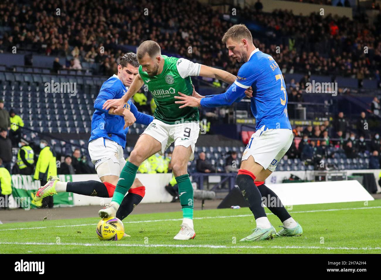Glasgow, Royaume-Uni.21 novembre 2021.La demi-finale de la coupe Premier Sports a eu lieu entre le Rangers FC et le Hibernian FC au stade Hampden Park, à Glasgow.Le gagnant se présentera au Celtic FC lors de la finale du 19 décembre.Le score final est Hibernian gagné par 3 buts à 1.Crédit : Findlay/Alay Live News Banque D'Images