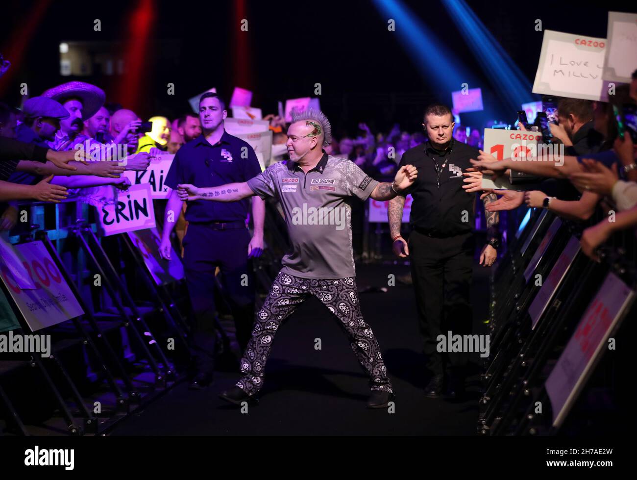 Peter Wright avant son match en finale contre Gerwyn Price au Aldersley Leisure Village, Wolverhampton.Date de la photo: Dimanche 21 novembre 2021. Banque D'Images