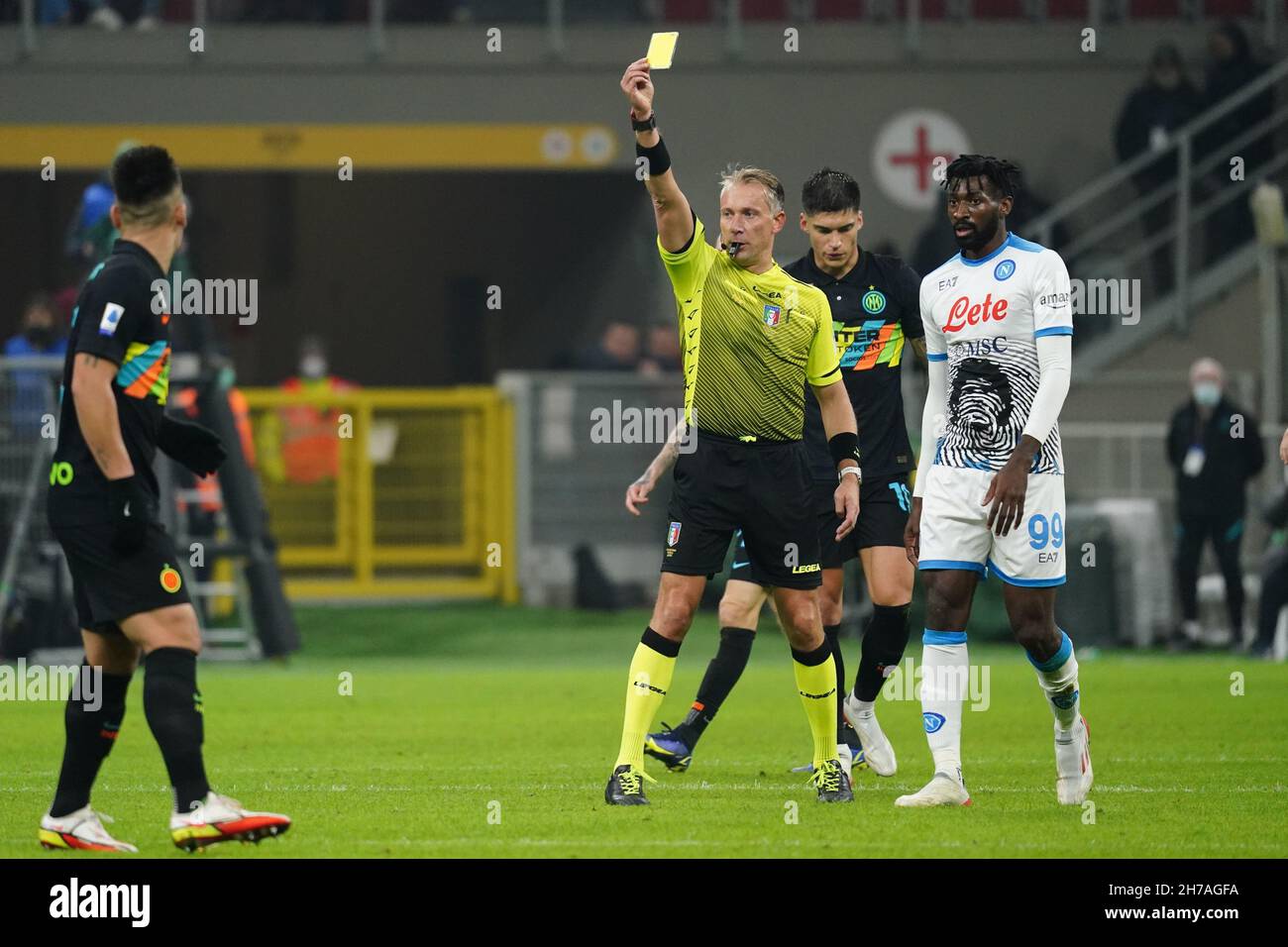 Milan, Italie.21 novembre 2021.Arbitre Paolo Valeri pendant Inter - FC Internazionale vs SSC Napoli, italie football série A match à Milan, Italie, novembre 21 2021 crédit: Independent photo Agency/Alamy Live News Banque D'Images