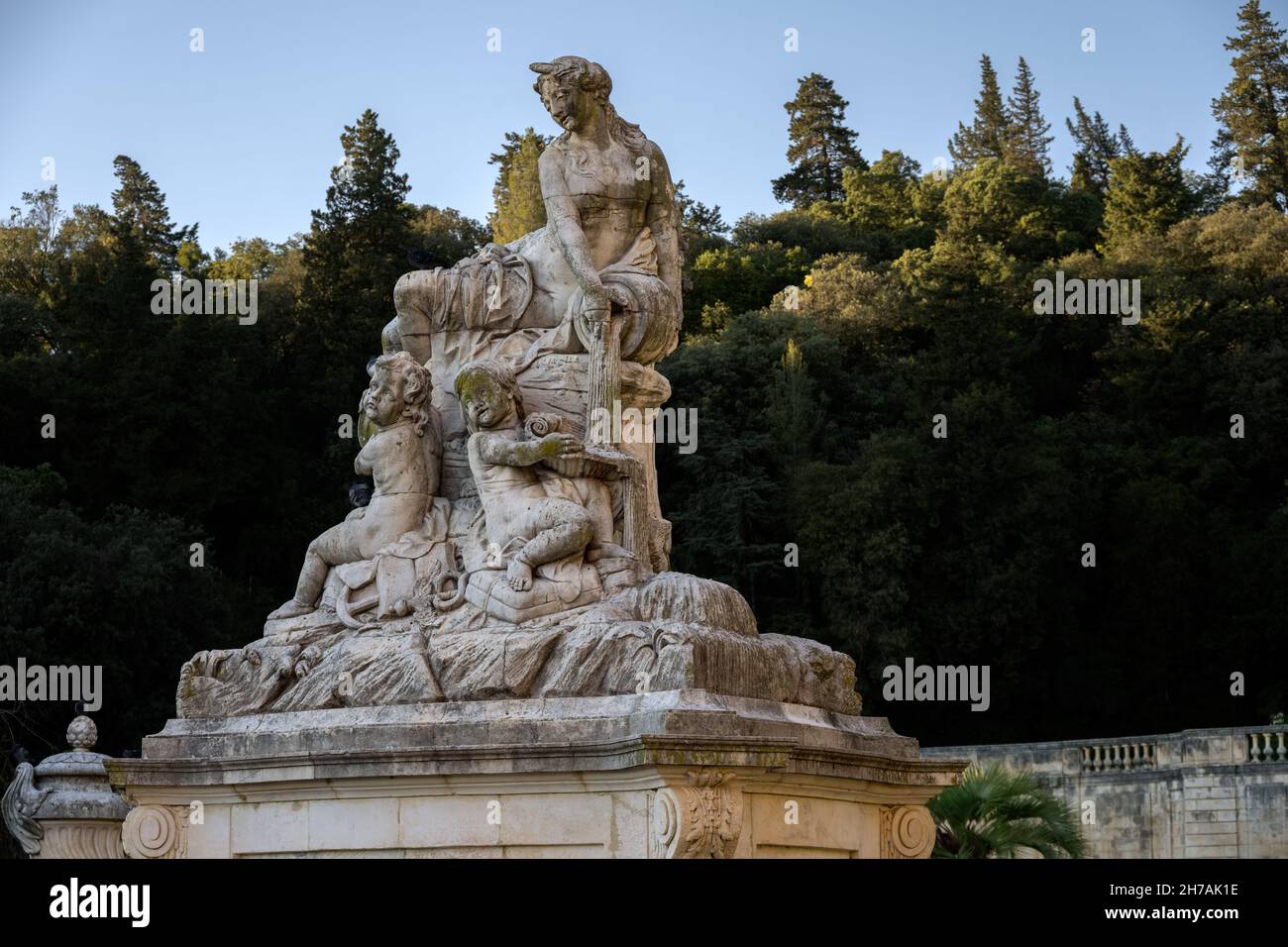 Nympaeum des Jardins de la Fontaine (jardins de la Fontaine) à Nîmes, Sud de la France Banque D'Images