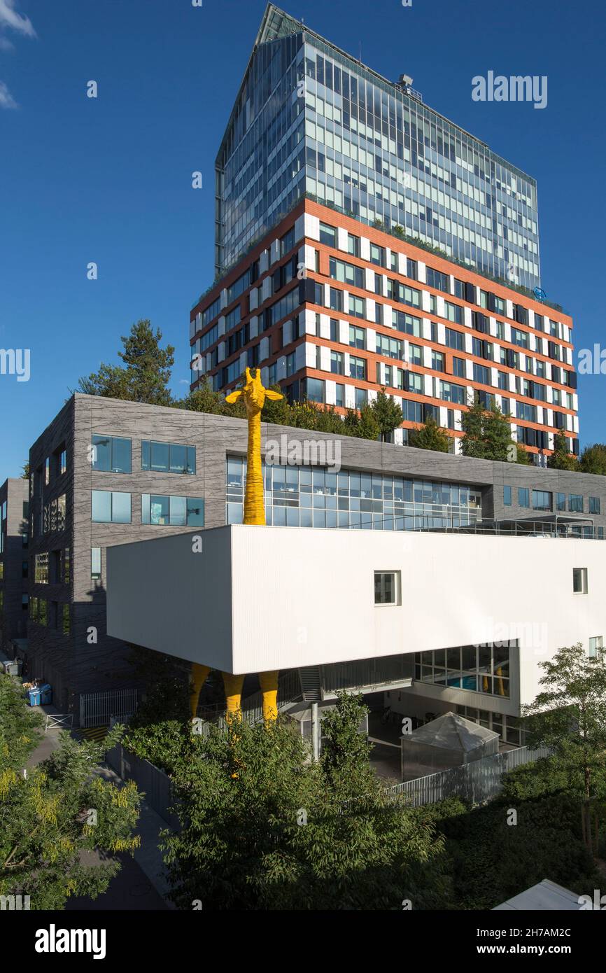FRANCE HAUT-DE-SEINE (92100) BOULOGNE-BILLANCOURT ZONE DU TRAPÈZE (ZONE ÉCOLOGIQUE), OFFICE TOUR SKYLINE, ARCHITECTE JEAN NOUVEL ET PÉPINIÈRE DE TH Banque D'Images