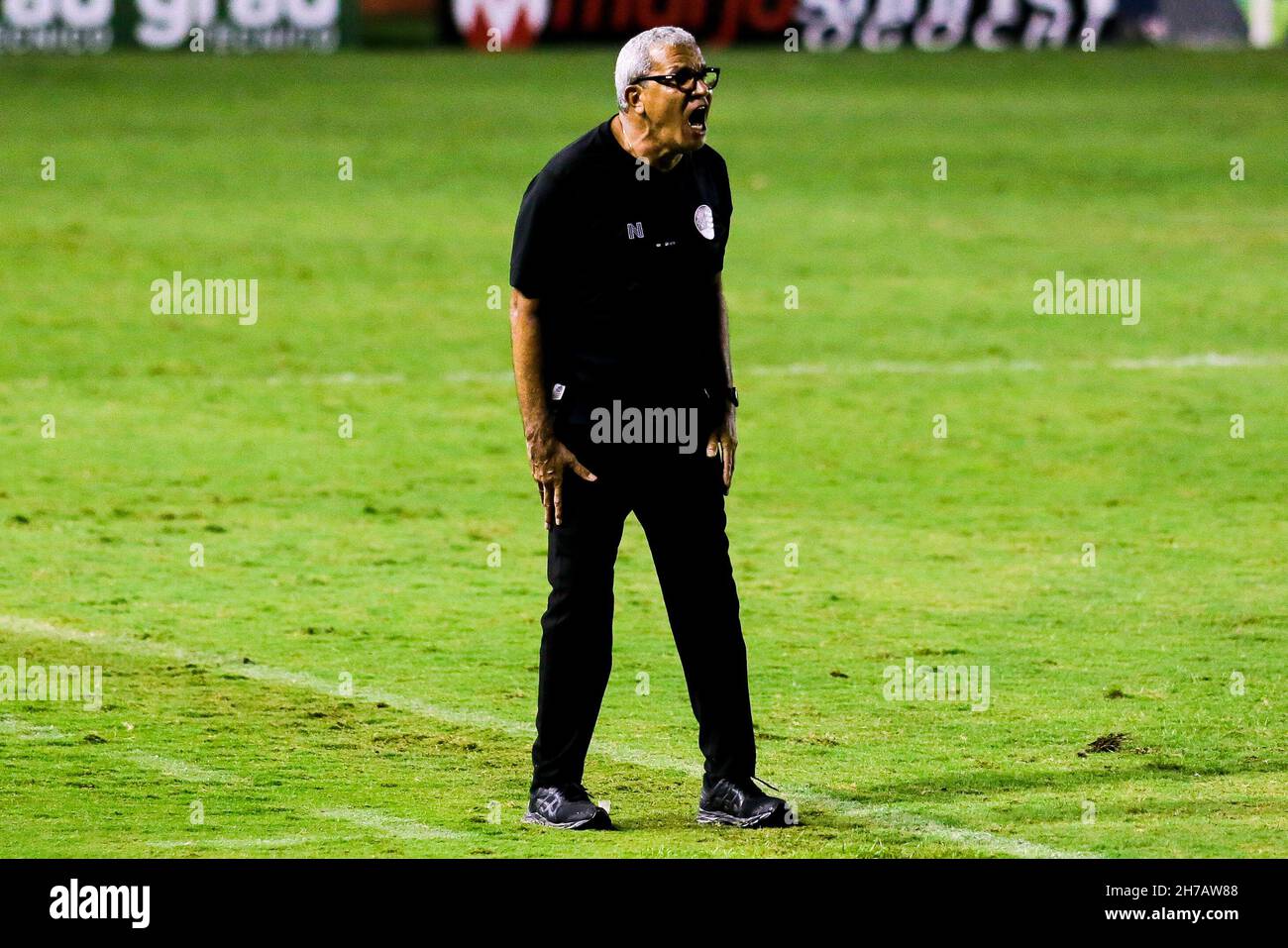 Recife, Brésil.21 novembre 2021.PE - Recife - 11/21/2021 - BRÉSILIEN B 2021, NAUTICO X DALY - Helio dos Anjos entraîneur de Nautico lors d'un match contre avai au stade Aflitos pour le championnat brésilien B 2021.Photo: Rafael Vieira/AGIF/Sipa USA crédit: SIPA USA/Alay Live News Banque D'Images