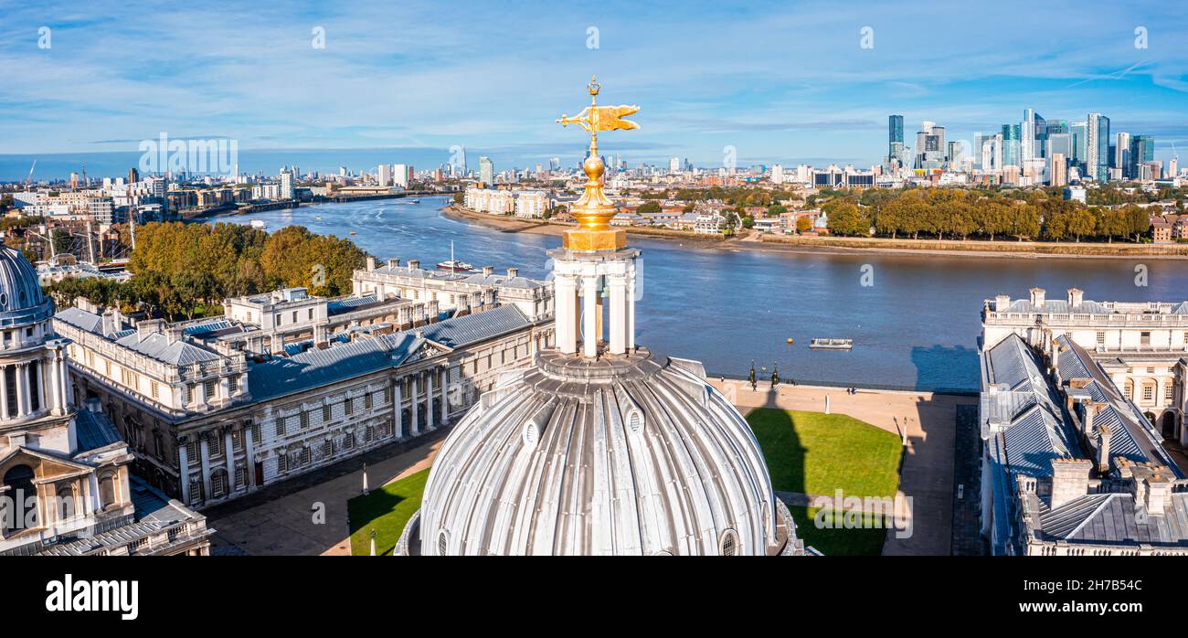 Vue panoramique aérienne de la vieille académie navale de Greenwich, au bord de la Tamise Banque D'Images