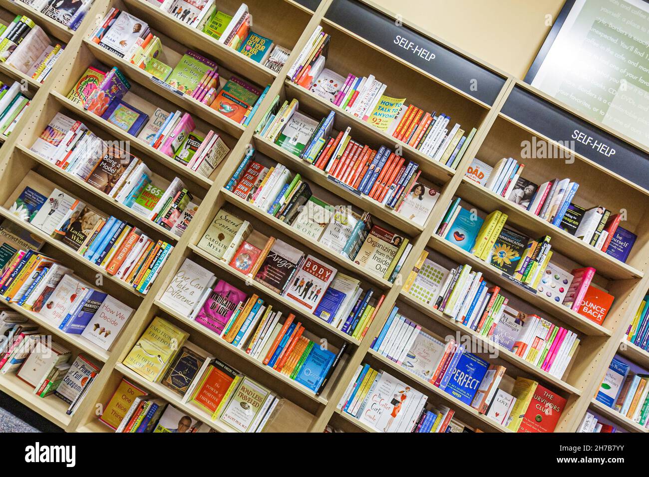 Miami Florida,Coral Gables,Village de Merrick Park,vente au détail à l'intérieur du centre commercial intérieur, Borders Books librairie non-fiction présentoir case vente Banque D'Images