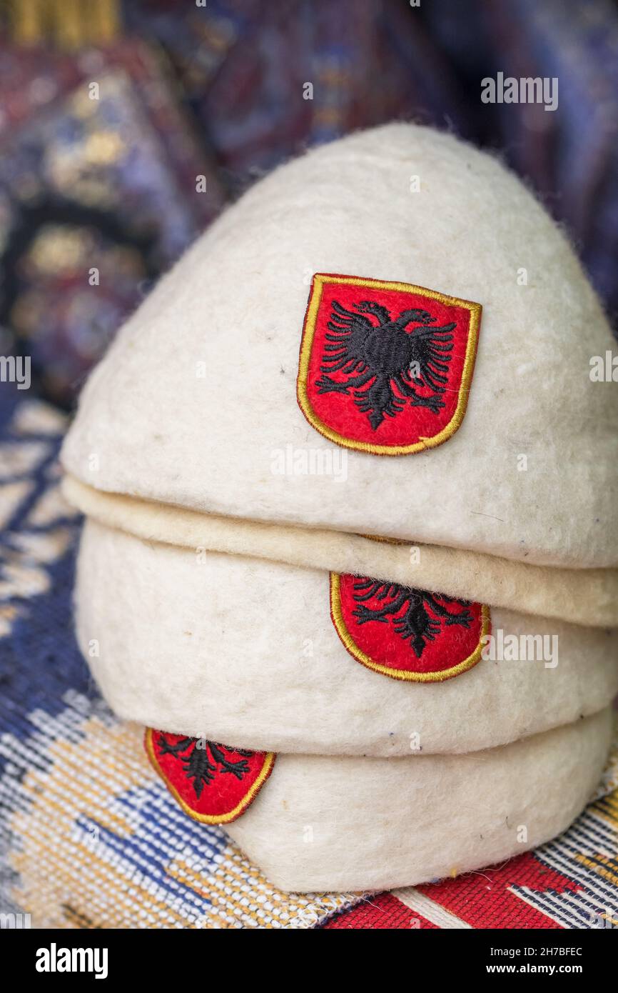 Le PLIS ou Qeleshe, le traditionnel albanais laoolen chapeau gros plan Banque D'Images