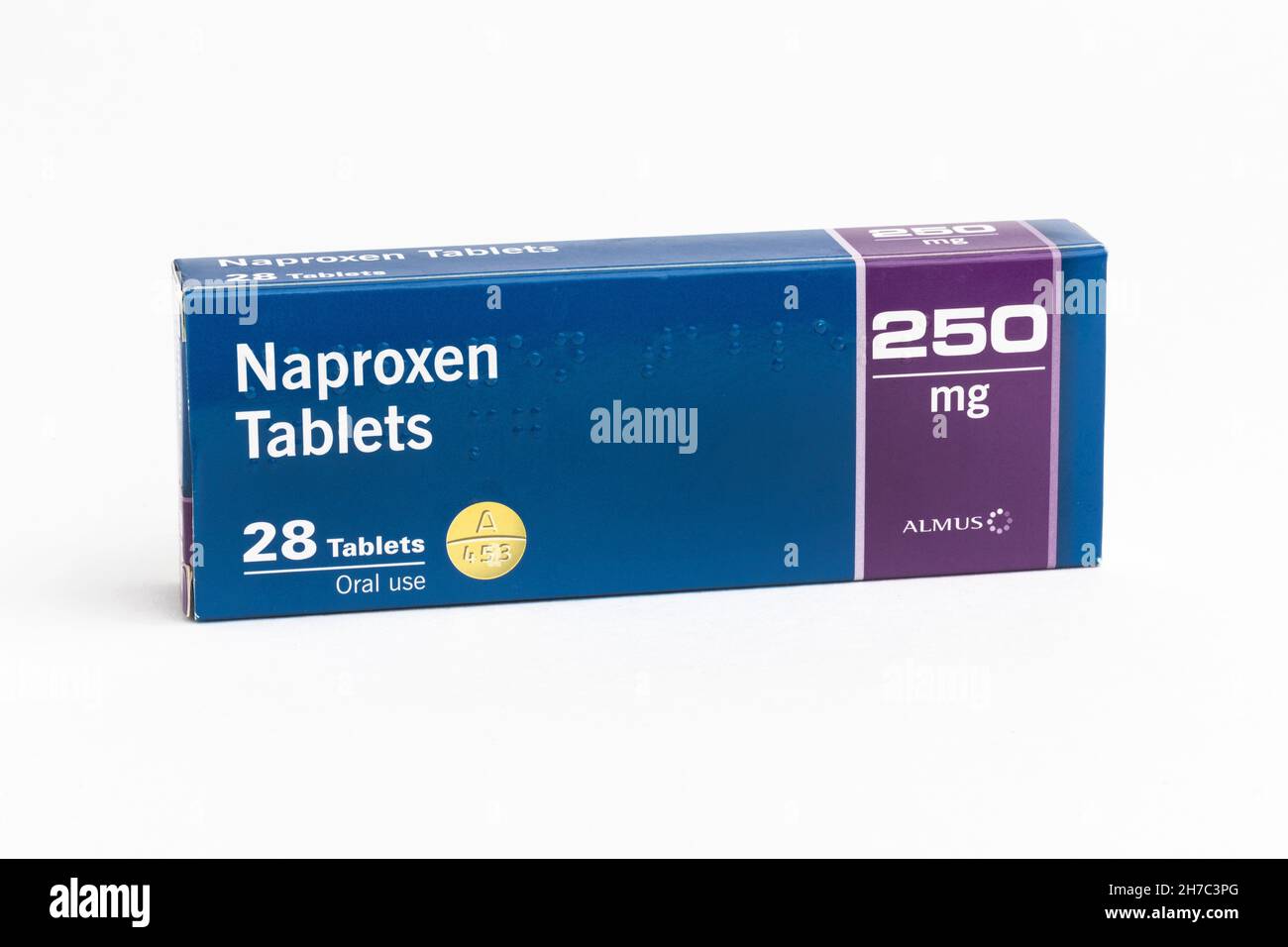 Une boîte de 28 comprimés de Naproxen d'Almus 250 mg Banque D'Images