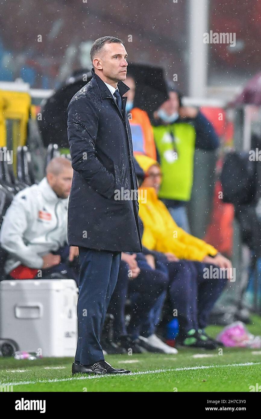 Stade Luigi Ferraris, Genova, Italie, 21 novembre 2021,Andriy Shevchenko (Gênes)
 entraîneur-chef pendant Genoa CFC vs AS Roma - football italien se Banque D'Images
