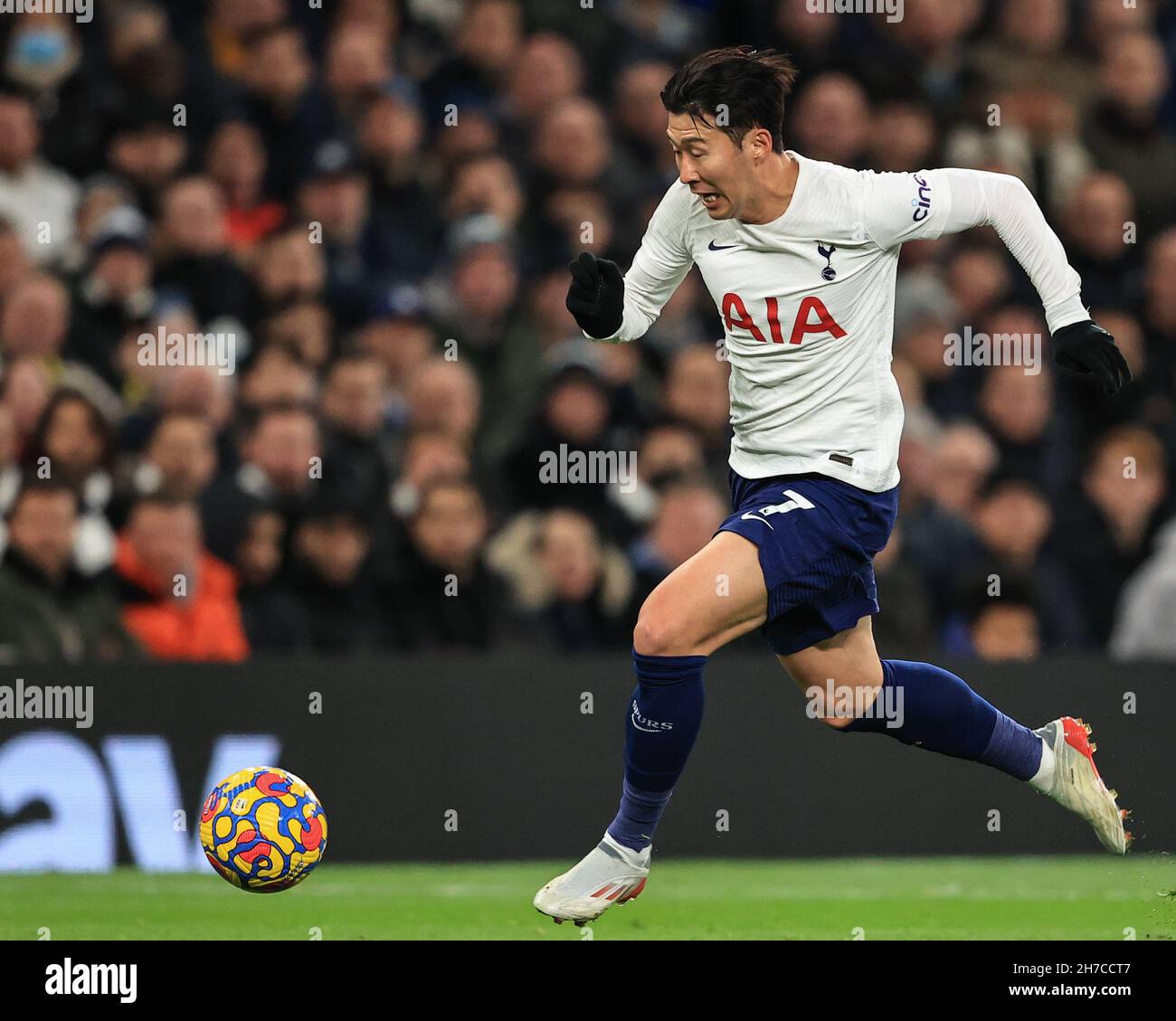 Son Heung-min #7 de Tottenham Hotspur décompose l'aile Banque D'Images