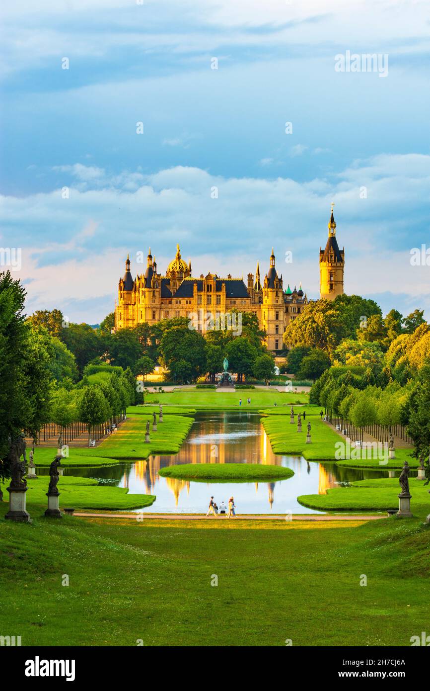 Schwerin: Château de Schloss Schwerin, jardin royal de Mecklembourg-Schwerin, Mecklembourg-Poméranie-Occidentale, Allemagne Banque D'Images