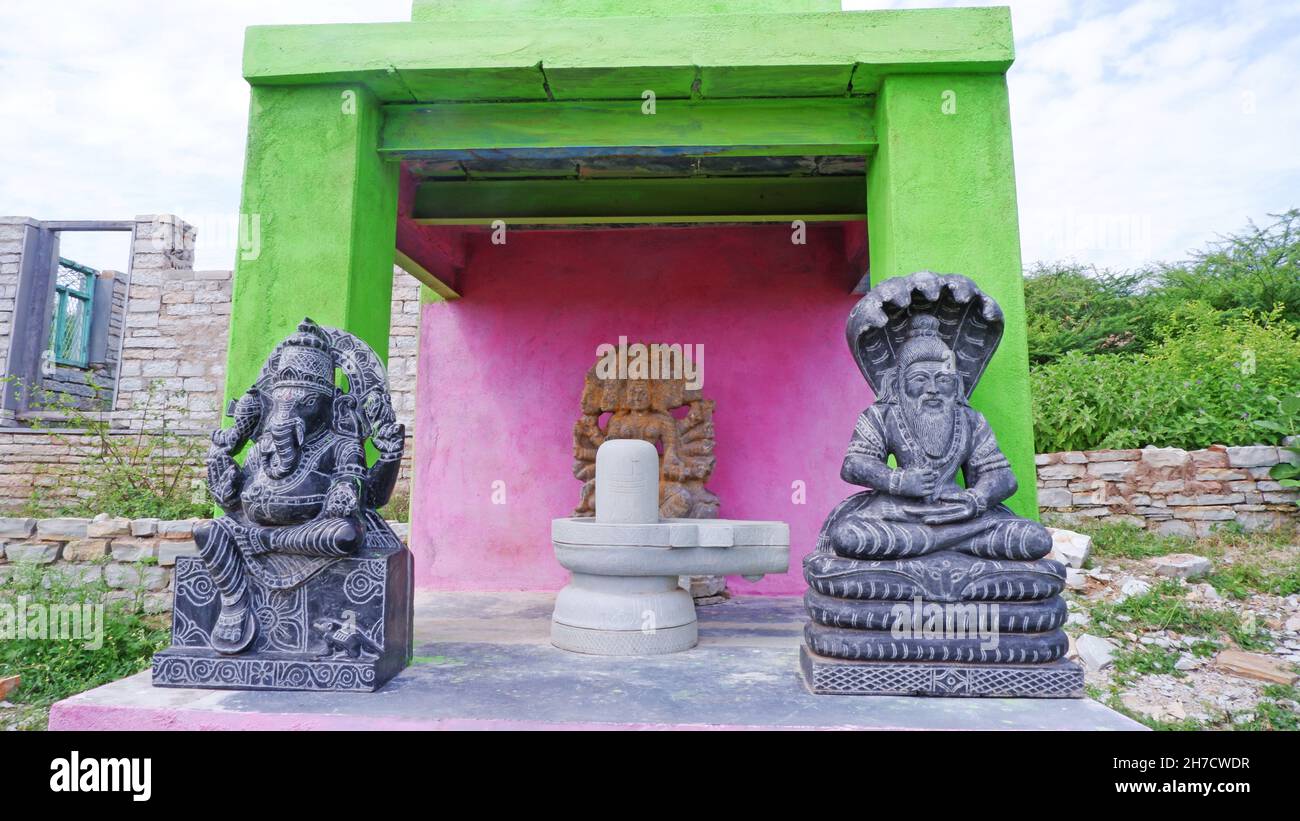 Idoles de sculpture en marbre de dieu hindou, Yaganti, Kurnool, Rayalaseema, Andhra Pradesh,Inde Banque D'Images