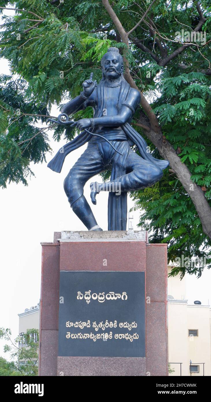 Statue de Siddhendra Yogi, route du collier, Hyderabad, Telangana Banque D'Images