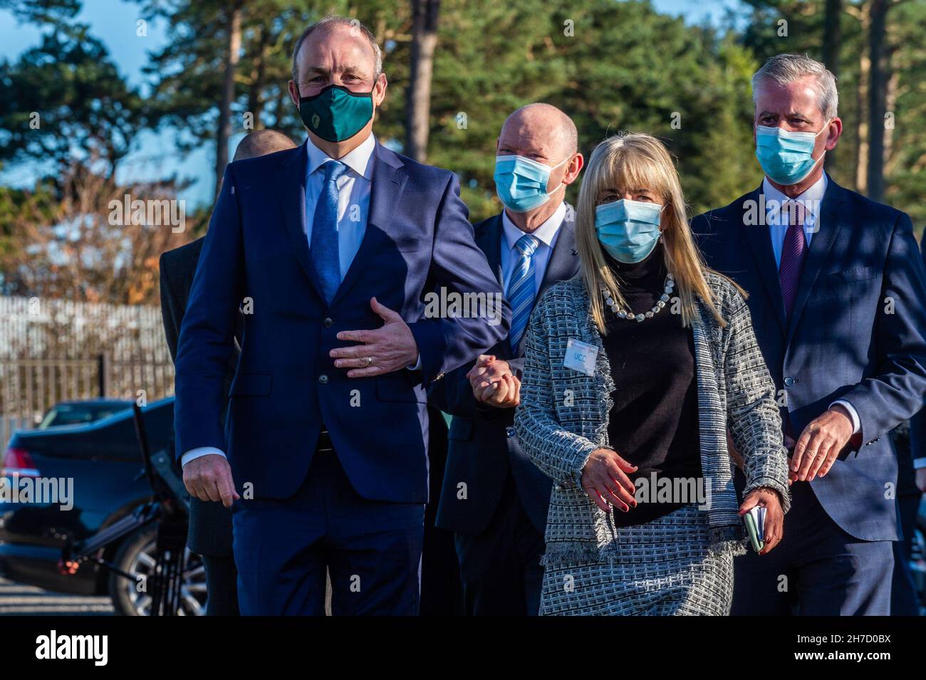 Knocknaheeny, Cork, Irlande.22 novembre 2021.An Taoiseach, Micheál Martin a lancé aujourd'hui la semaine de sensibilisation du Collège 2021 et a planté un arbre à l'école Terence MacSwiney de Knocknaheeny, Cork.Crédit : AG News/Alay Live News Banque D'Images