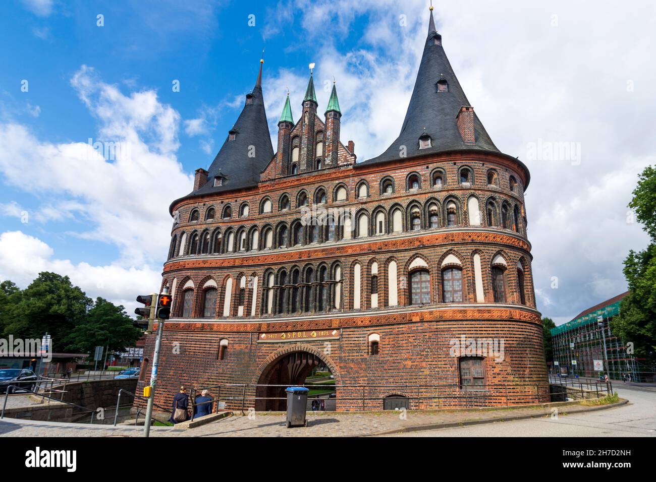 Lübeck: Porte d'entrée de la ville de Holstentor à Ostsee (Mer Baltique), Schleswig-Holstein, Allemagne Banque D'Images