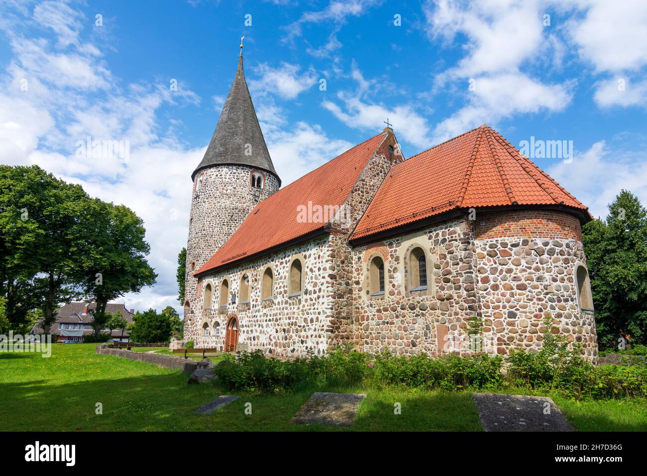 Ratekau : église en pierre de champ de Ratekau à Ostsee (mer Baltique), Schleswig-Holstein, Allemagne Banque D'Images