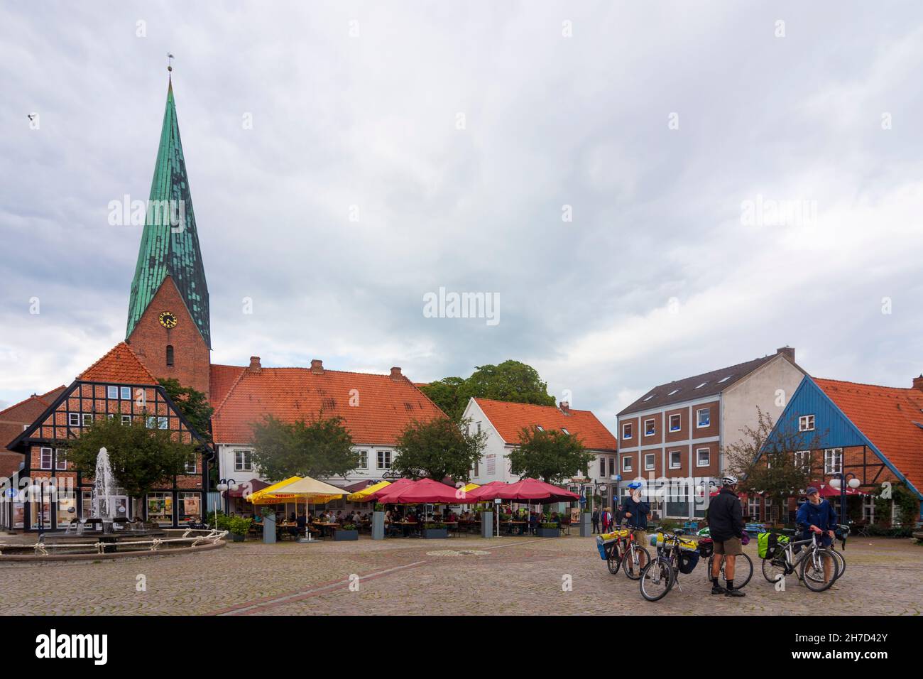 Eutine: Place Markt, église Saint-Michaelis à Holsteinische Schweiz, Holstein Suisse, Schleswig-Holstein, Allemagne Banque D'Images