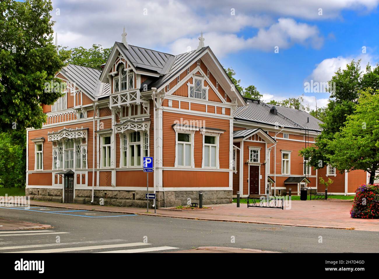 Le bâtiment Kärki ou Kärjen talo, 1905 ans, d'Otto Dahl est un exemple bien connu de la belle architecture en bois du début des années 1900 dans la ville de Salo, en Finlande. Banque D'Images