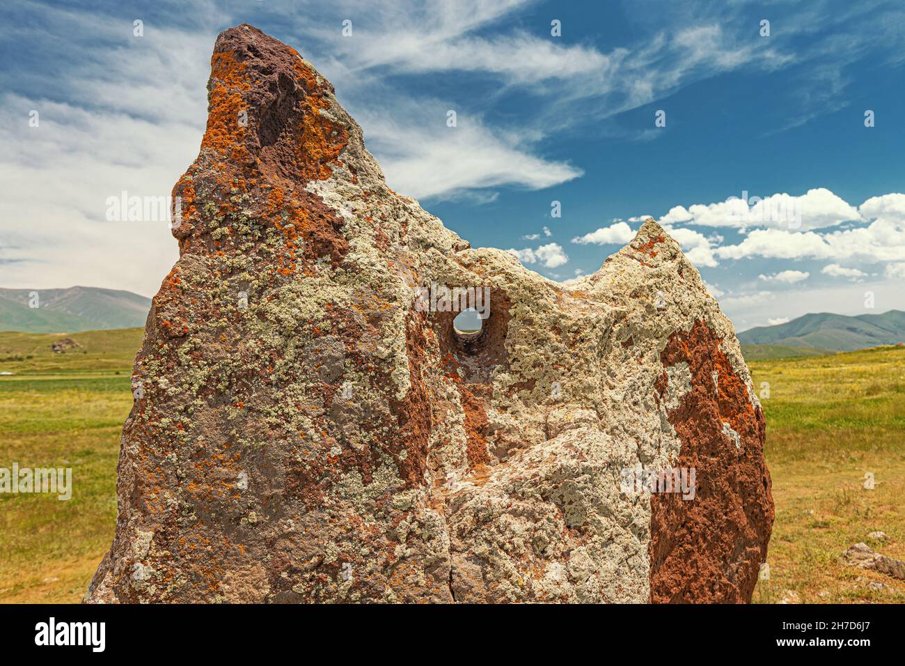 Carahunge ou Armenian Stonehenge - un site archéologique avec un objectif obscur et mystique dans les temps anciens. Banque D'Images