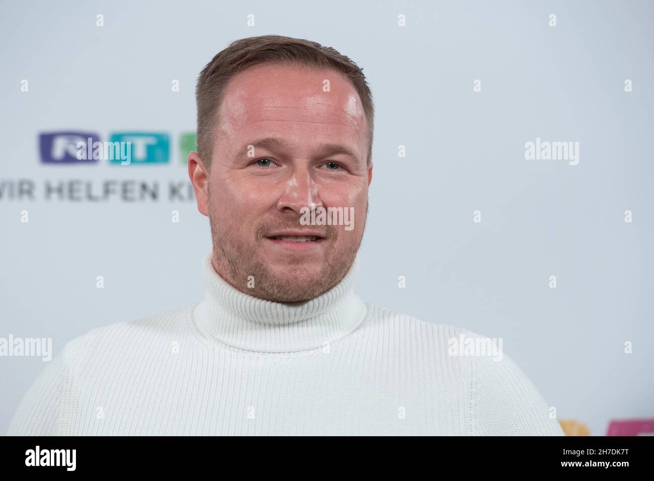 Huerth, Allemagne.18 novembre 2021.Andre DANNENBERG, pilote de course, ADAC Motorsport, 26e marathon de don RTL « We help Children », télévision, 18 au 19 novembre 2021.Credit: dpa/Alay Live News Banque D'Images