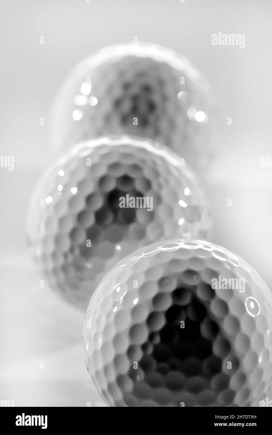 Ballon de golf pour le sport et les loisirs pour être en bonne santé athlétisme sur fond blanc Banque D'Images