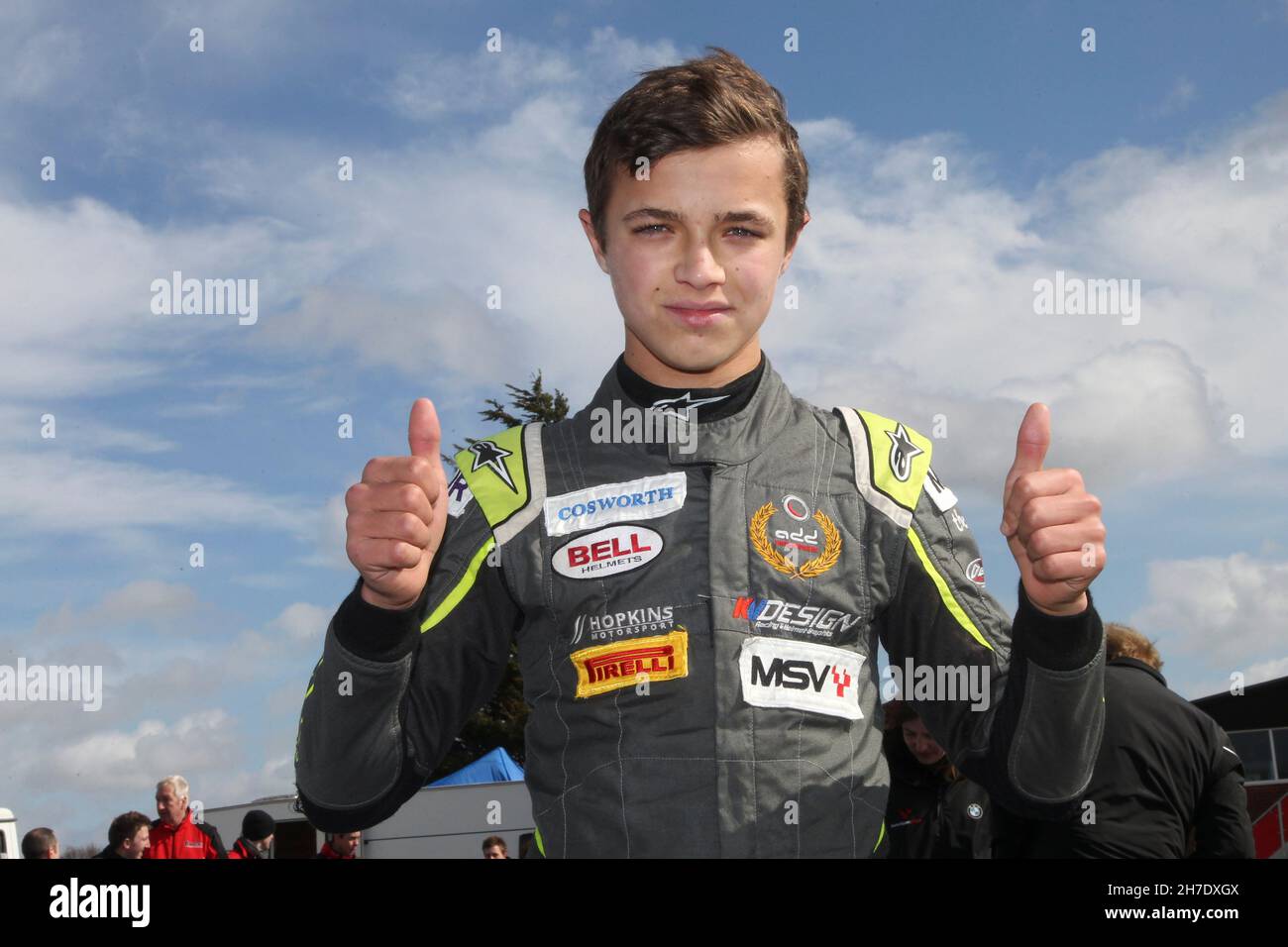 Lando Norris (GBR), pilote actuel de Formule 1 McLaren célèbre une victoire dans le championnat britannique de F3 de BRDC à Snetterton en mars 2016 Banque D'Images