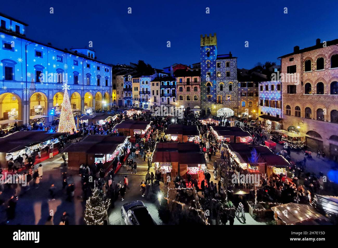 Italie, Arezzo, Toscane, 21 novembre 2021 : marché de Noël sur la Piazza  Grande.Photo © Daiano Cristini/Sintesi/Alamy stock photo Photo Stock - Alamy