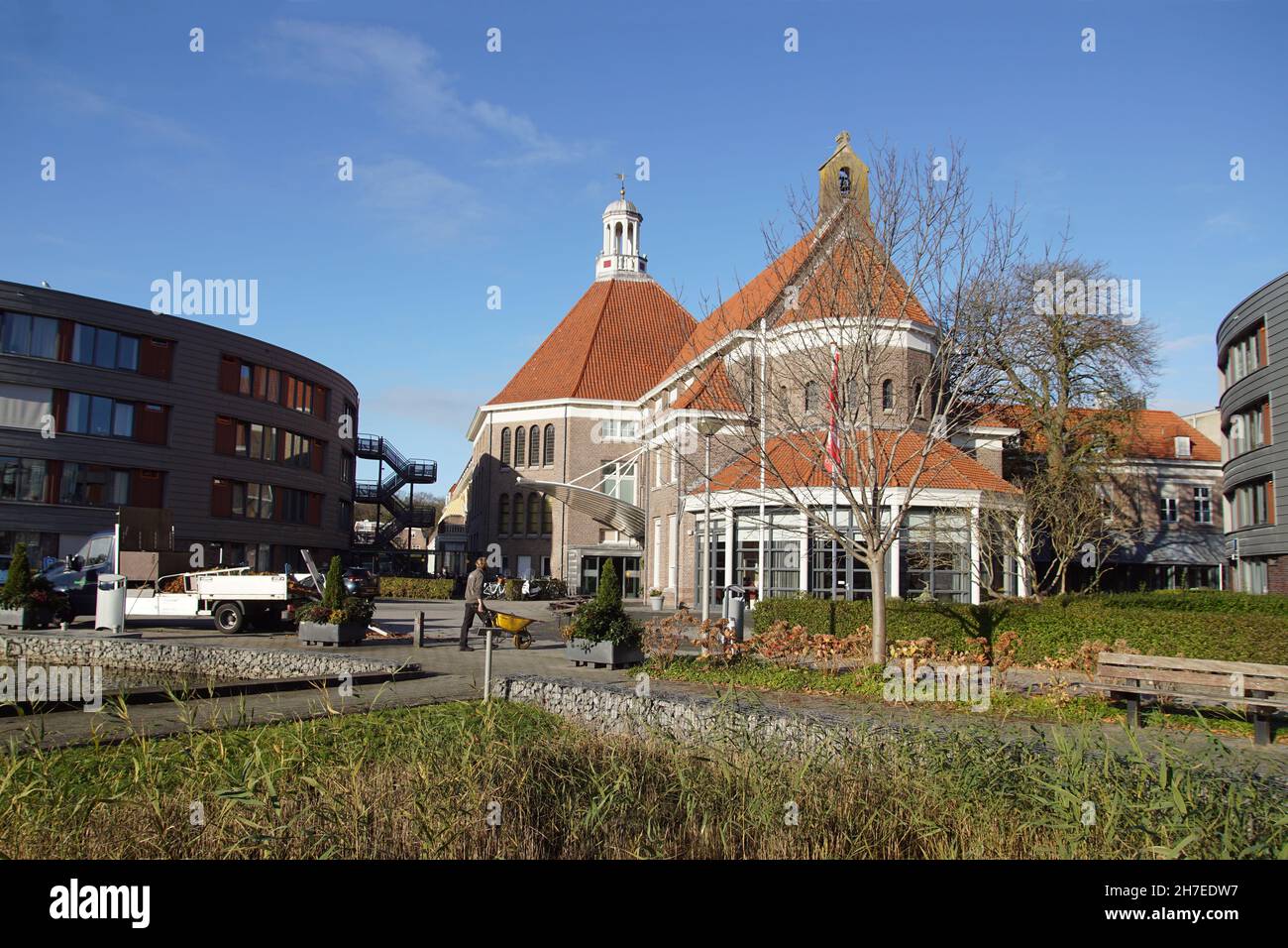 Maison de retraite néerlandaise Westerhout, Alkmaar.L'ancien hôpital  catholique Saint-Elisabeth, automne.Pays-Bas, novembre Photo Stock - Alamy