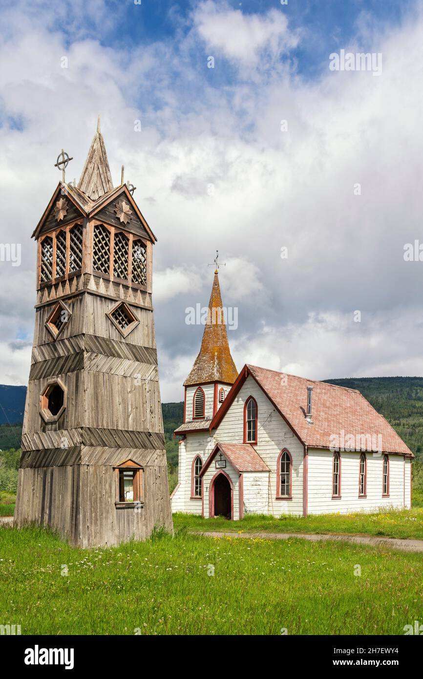 Canada, Colombie-Britannique, Kitwanga, St. Paul's Anglican Church et Bell Tower Banque D'Images