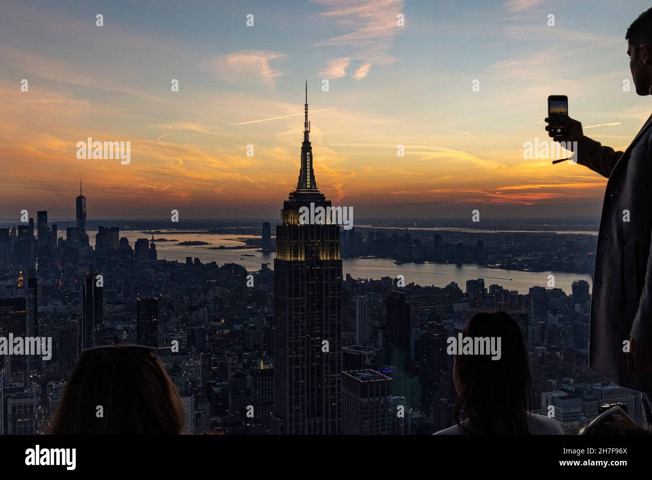 New York, N.Y/USA – 18 novembre 2021 : vue sur l'Empire State Building depuis le 91e étage du Sommet de New York.Crédit : Gordon Donovan/Alay Live News Banque D'Images New York, N.Y/USA – 18 novembre 2021 : vue sur l'Empire State Building depuis le 91e étage du Sommet de New York.Crédit : Gordon Donovan/Alay Live News Banque D'Images