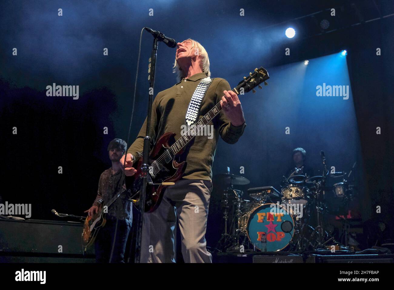 Southampton, Royaume-Uni.22 novembre 2021.Paul Weller, né John William Weller, chanteur-compositeur anglais et musicien, ancien membre du nouveau groupe de reconstitution de vague mod The Jam, se produit en direct sur scène à l'O2 Guildhall Southampton.(Photo par Dawn Fletcher-Park/SOPA Images/Sipa USA) crédit: SIPA USA/Alay Live News Banque D'Images